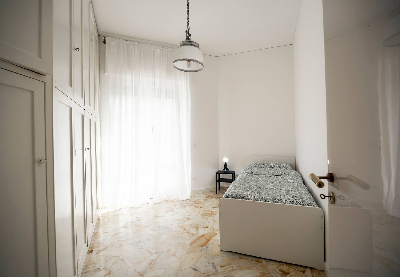 Apartment in Genoa - Casa di Pier&Chico - Corso Europa 1634