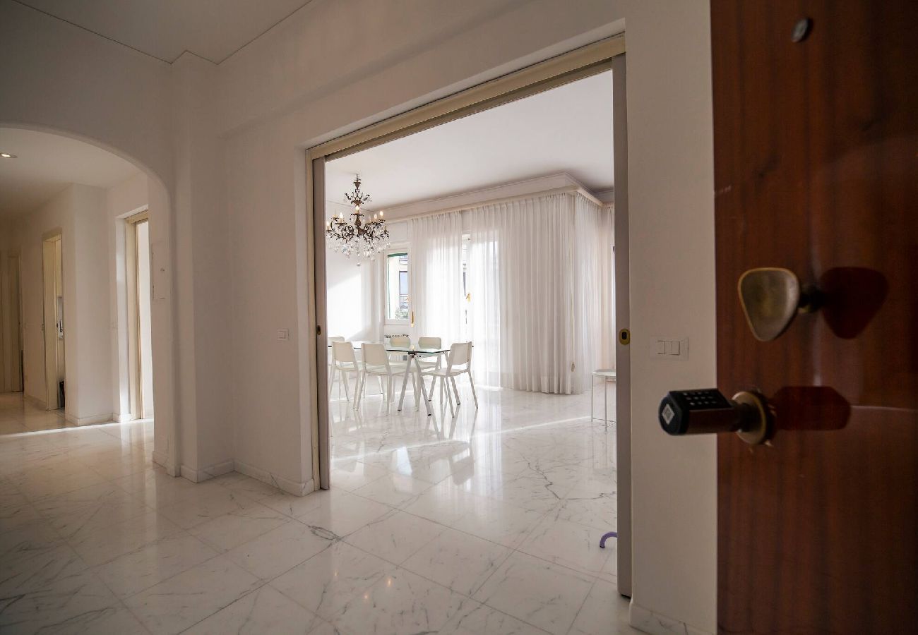 Apartment in Genoa - Casa di Pier&Chico - Corso Europa 1634