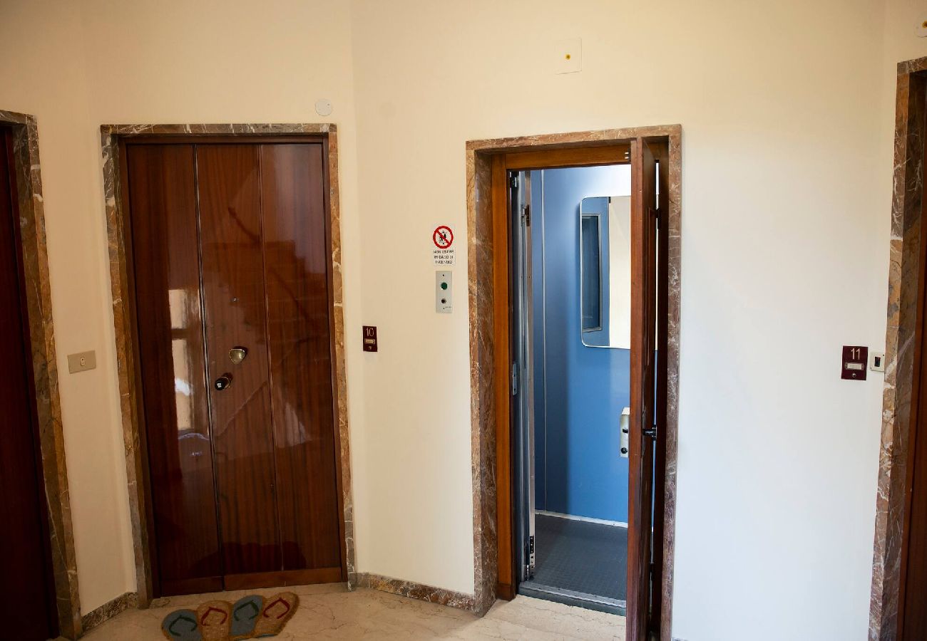 Apartment in Genoa - Casa di Pier&Chico - Corso Europa 1634