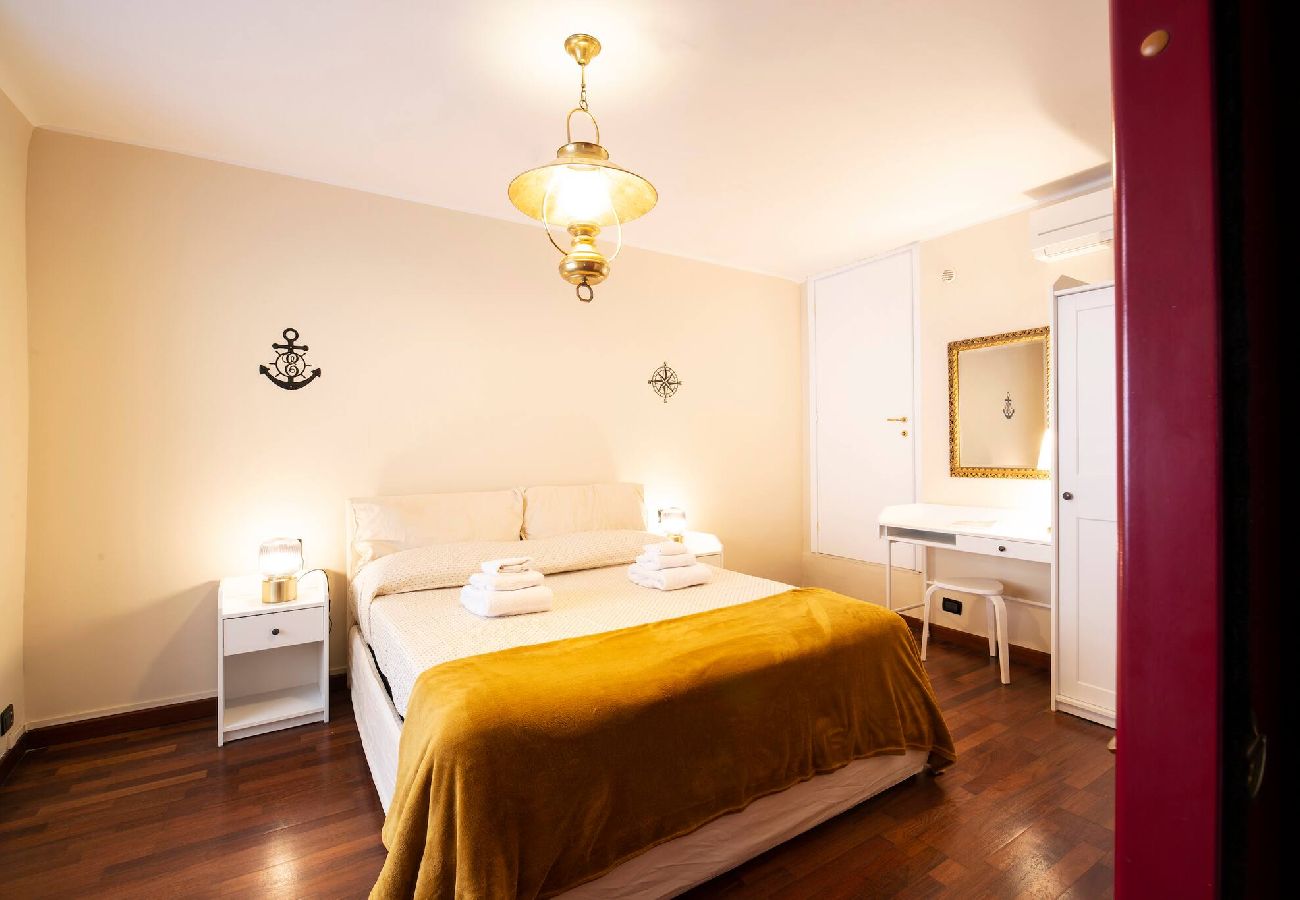 Apartment in Genoa - Casa Zena - Via Caffaro 105