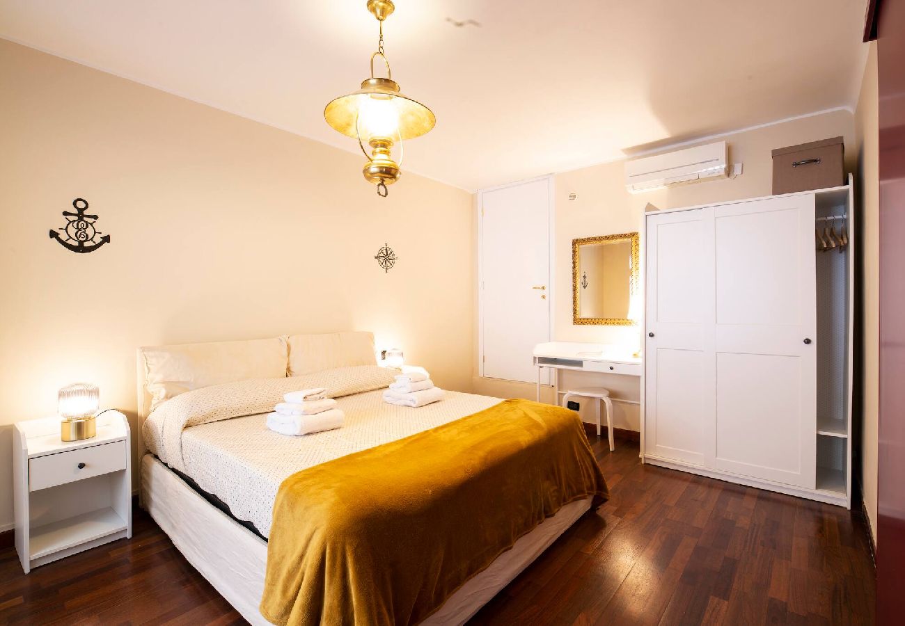 Apartment in Genoa - Casa Zena - Via Caffaro 105