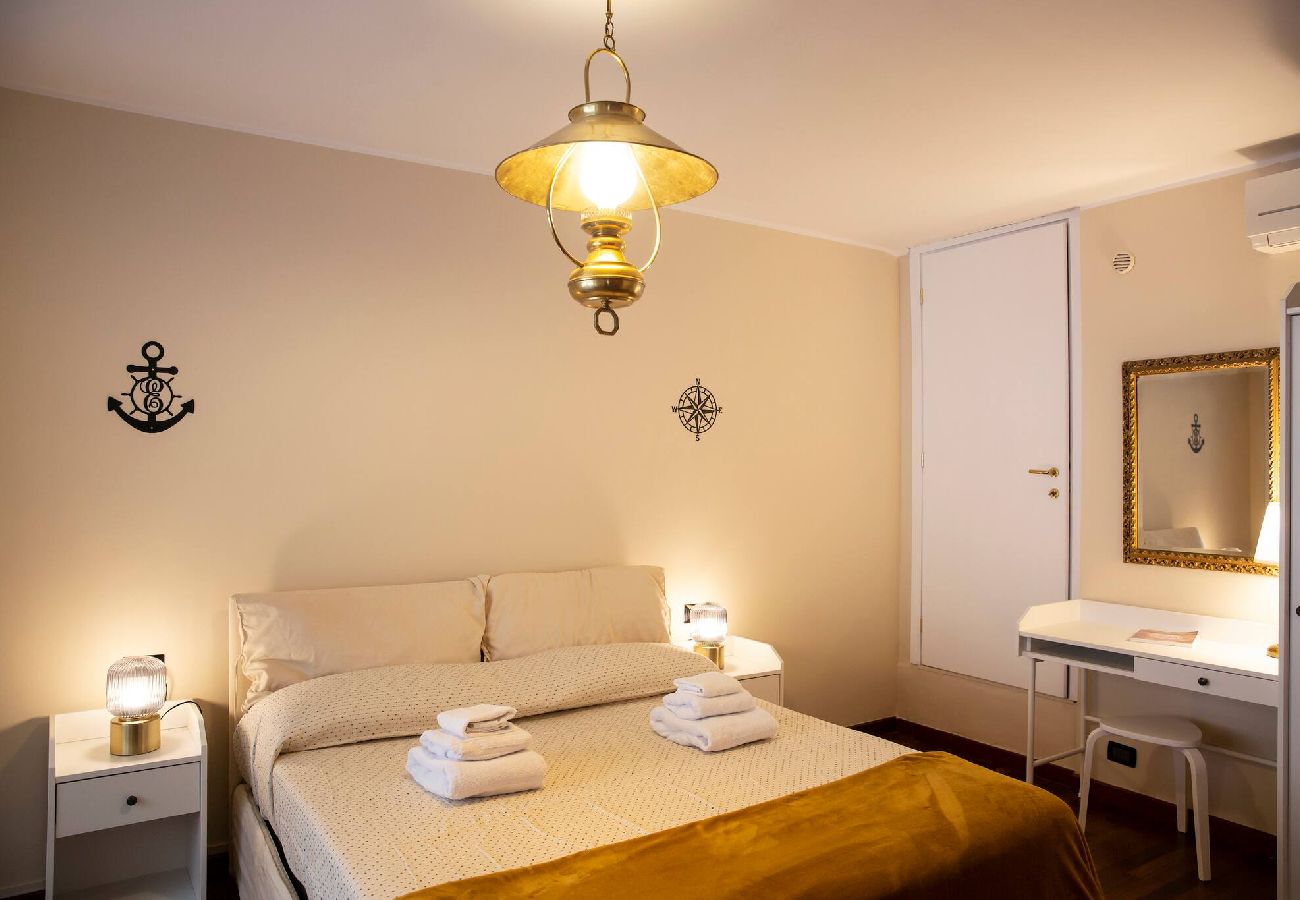 Apartment in Genoa - Casa Zena - Via Caffaro 105