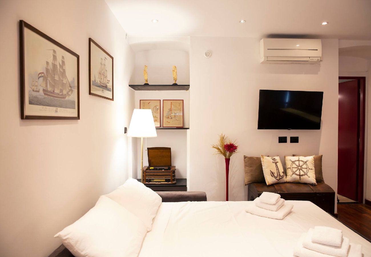 Apartment in Genoa - Casa Zena - Via Caffaro 105