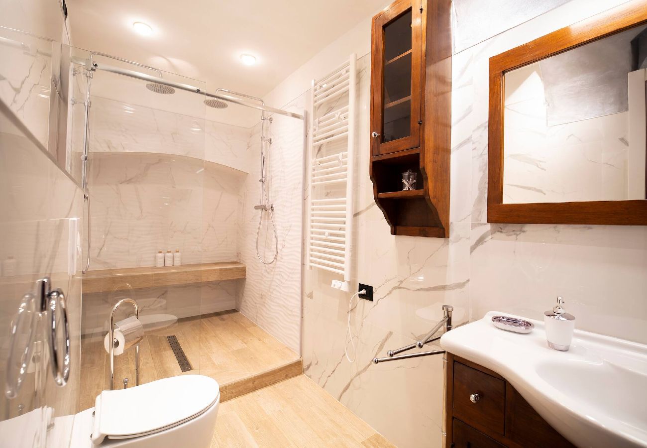 Apartment in Genoa - Casa Zena - Via Caffaro 105