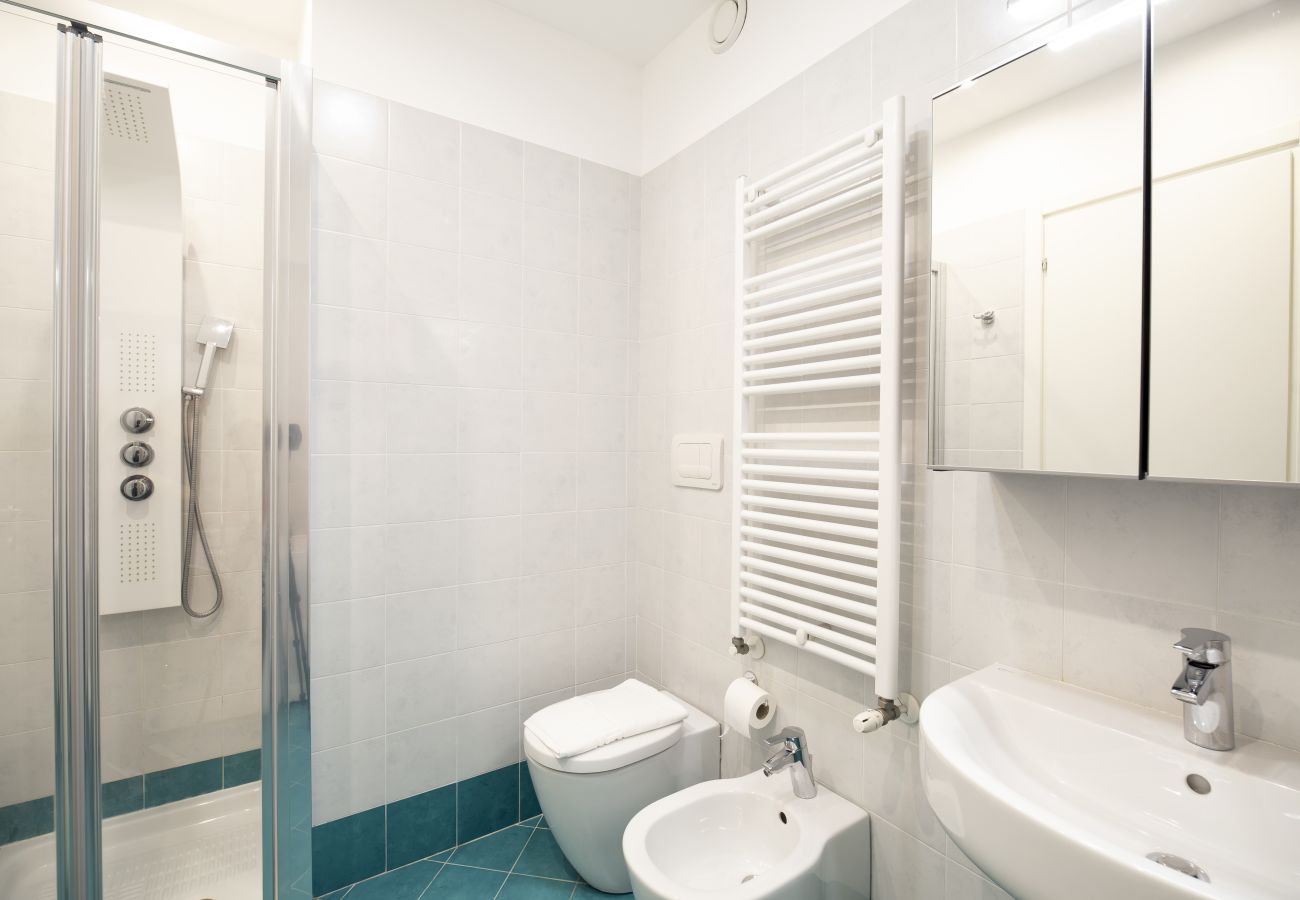 Apartment in Genoa - Panorama Zena - Piazza Baldini 4
