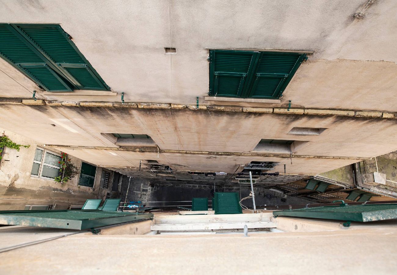 Apartment in Genoa - ZenArt - Vico Posta Vecchia 2