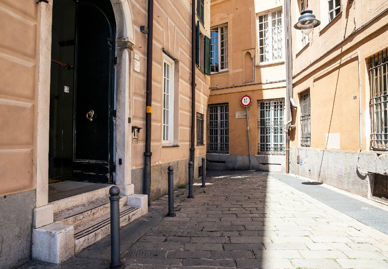 Apartment in Genoa - Vico Nuovo alla Nunziata - Piazzetta Andorlini 1