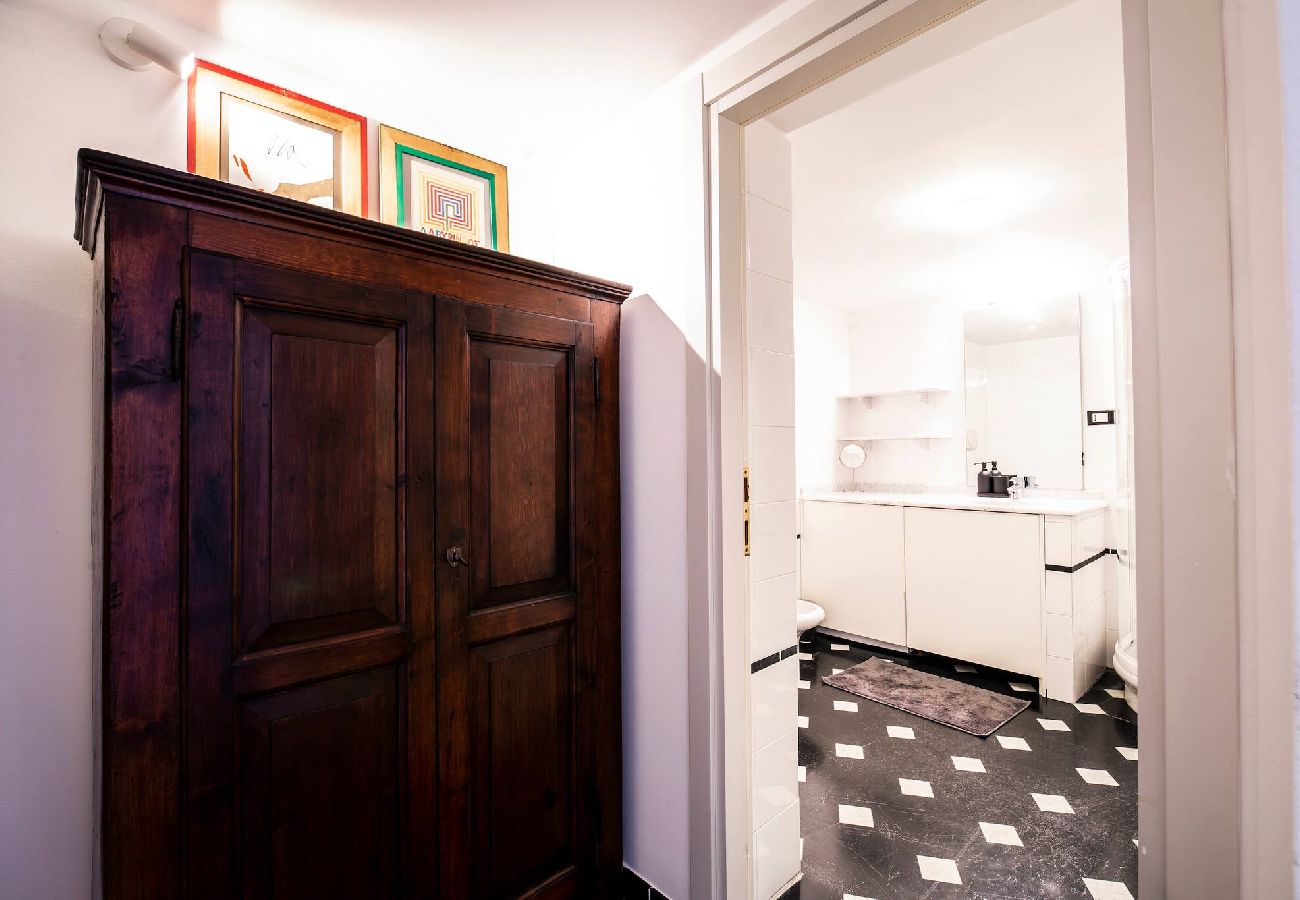 Apartment in Genoa - Vico Nuovo alla Nunziata - Piazzetta Andorlini 1
