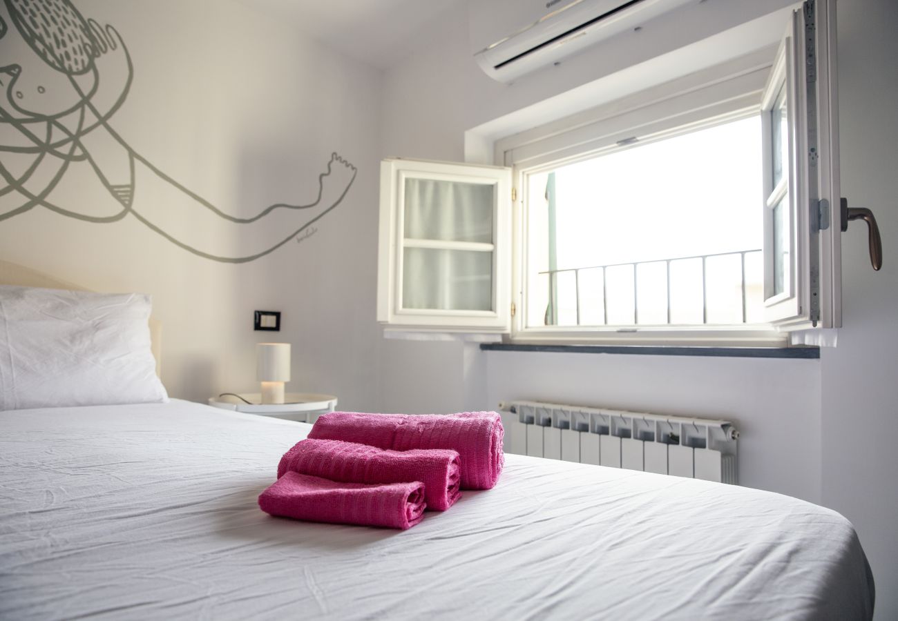 Apartment in Genoa - Vico Nuovo alla Nunziata - Piazzetta Andorlini 1