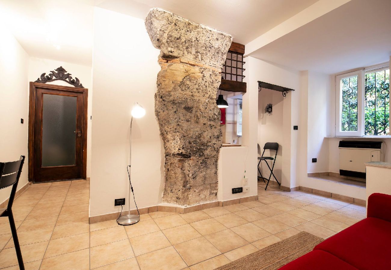 Apartment in Genoa - Casa del Borgo - Salita Famagosta 9