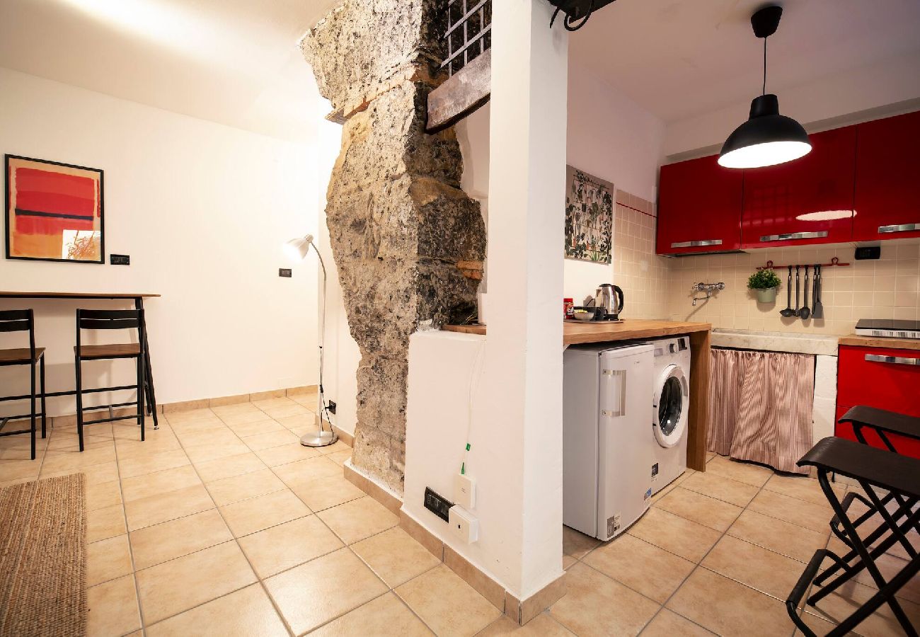 Apartment in Genoa - Casa del Borgo - Salita Famagosta 9