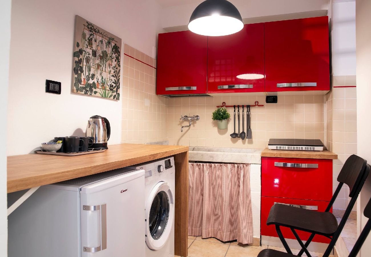 Apartment in Genoa - Casa del Borgo - Salita Famagosta 9
