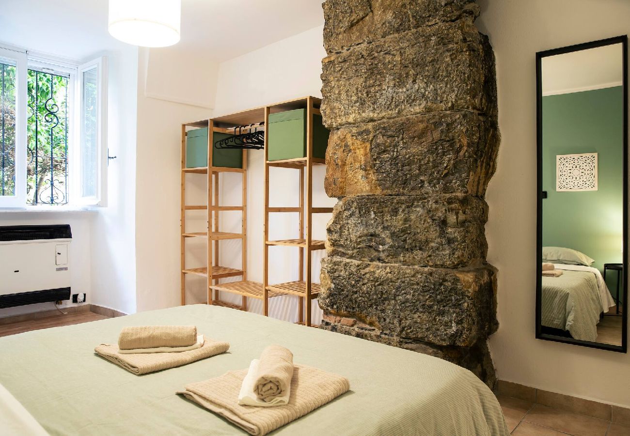 Apartment in Genoa - Casa del Borgo - Salita Famagosta 9