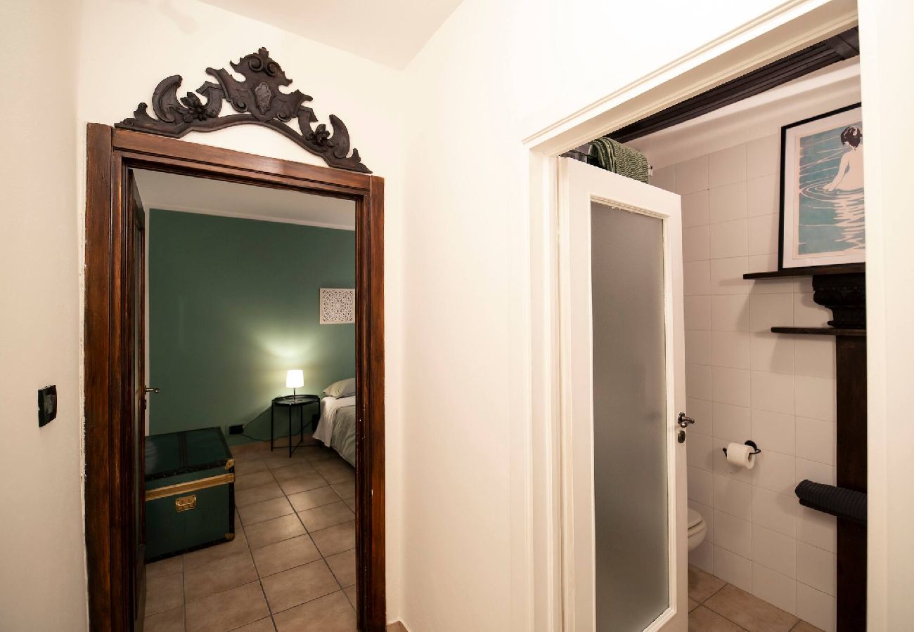 Apartment in Genoa - Casa del Borgo - Salita Famagosta 9