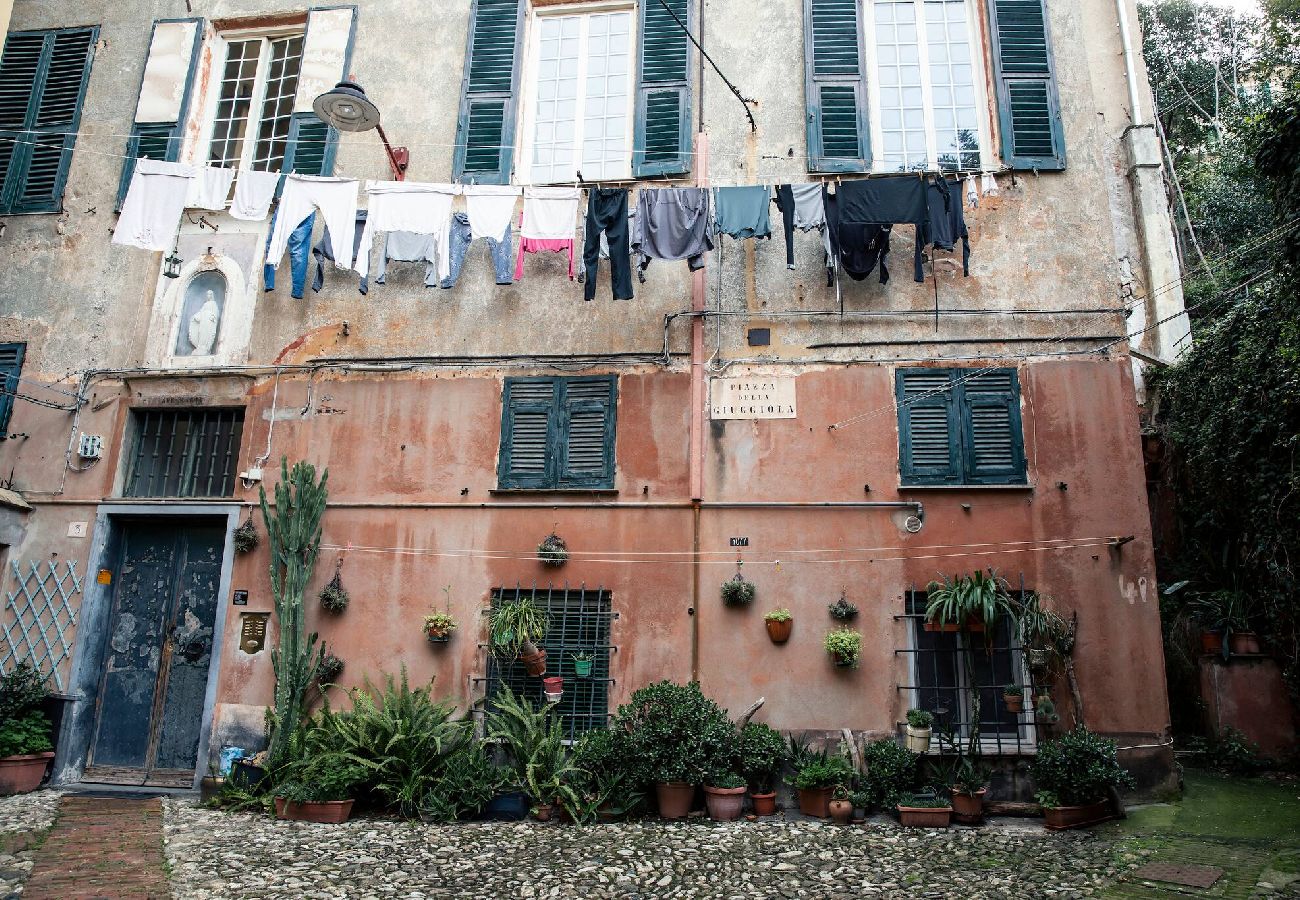 Apartment in Genoa - Casa del Borgo - Salita Famagosta 9