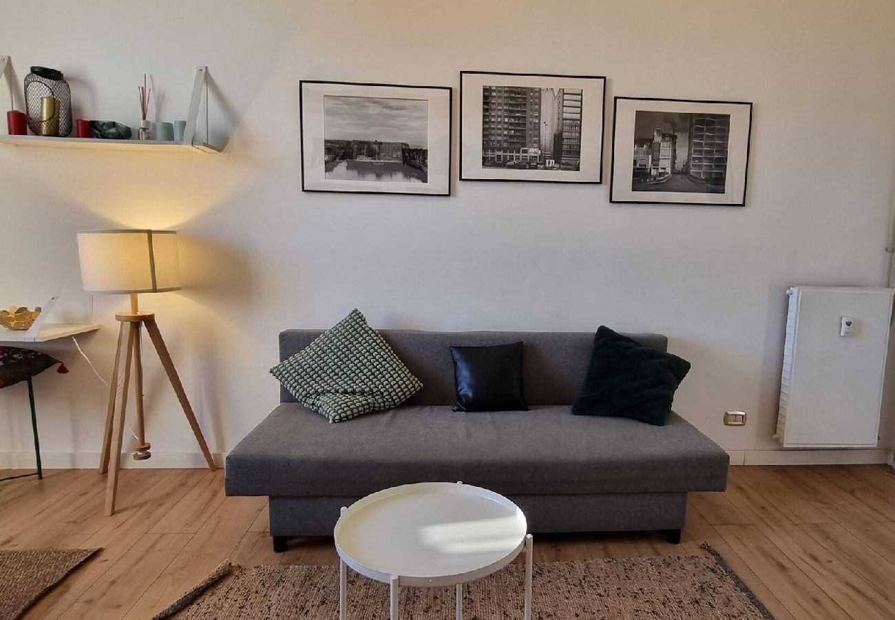 Apartment in Rome - Felix Domi - Via Conte Rosso 5