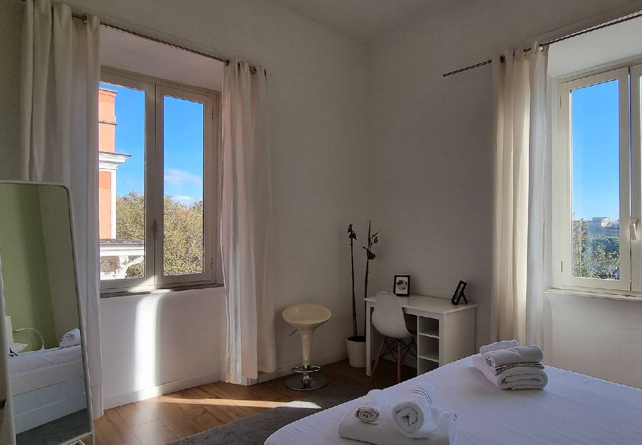 Apartment in Rome - Felix Domi - Via Conte Rosso 5
