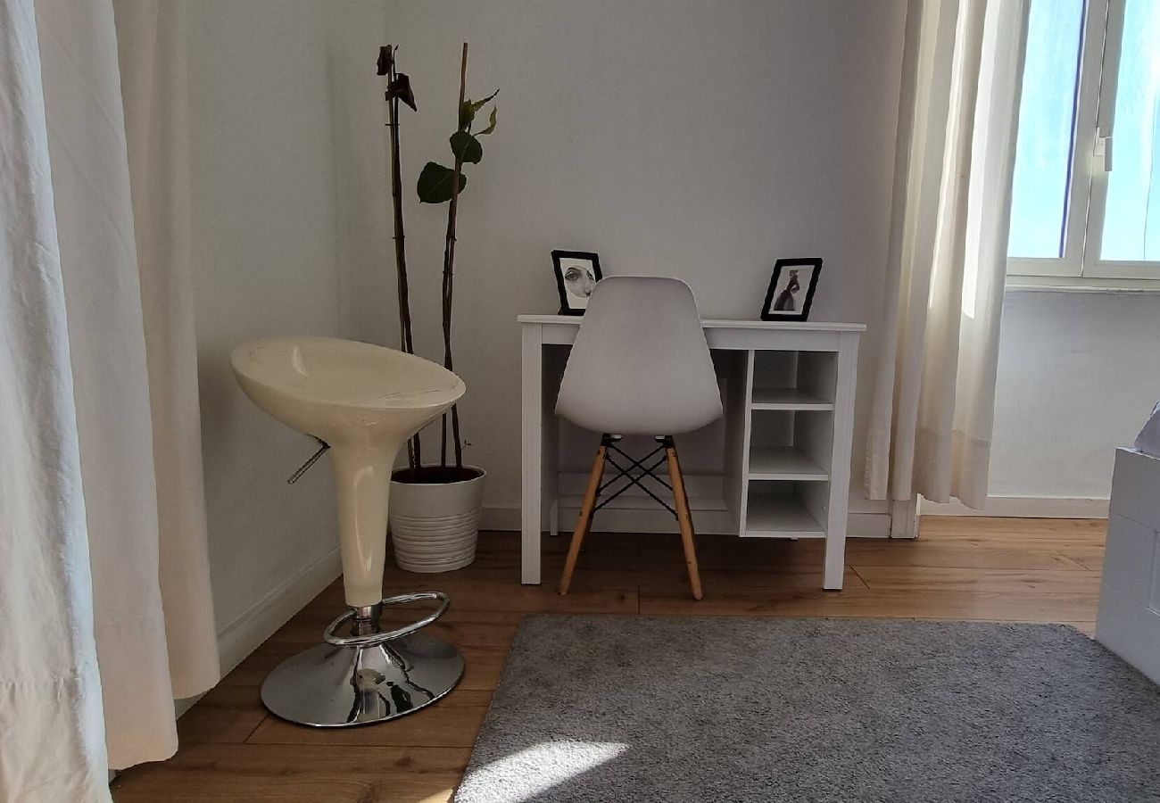 Apartment in Rome - Felix Domi - Via Conte Rosso 5