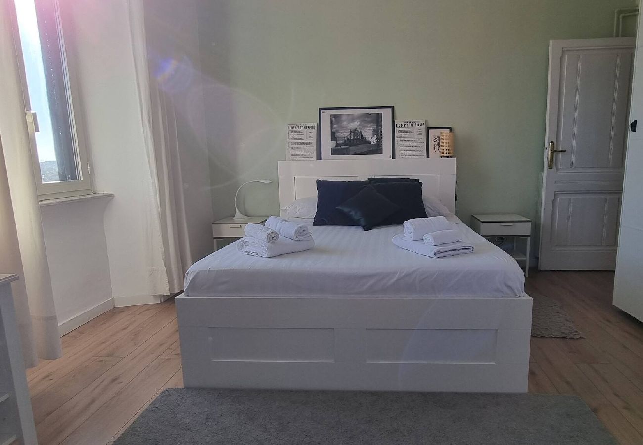 Apartment in Rome - Felix Domi - Via Conte Rosso 5