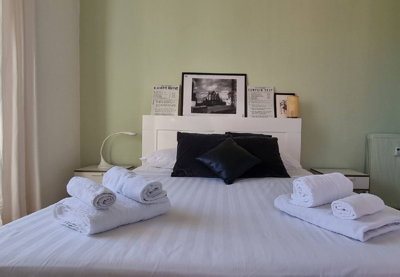 Apartment in Rome - Felix Domi - Via Conte Rosso 5