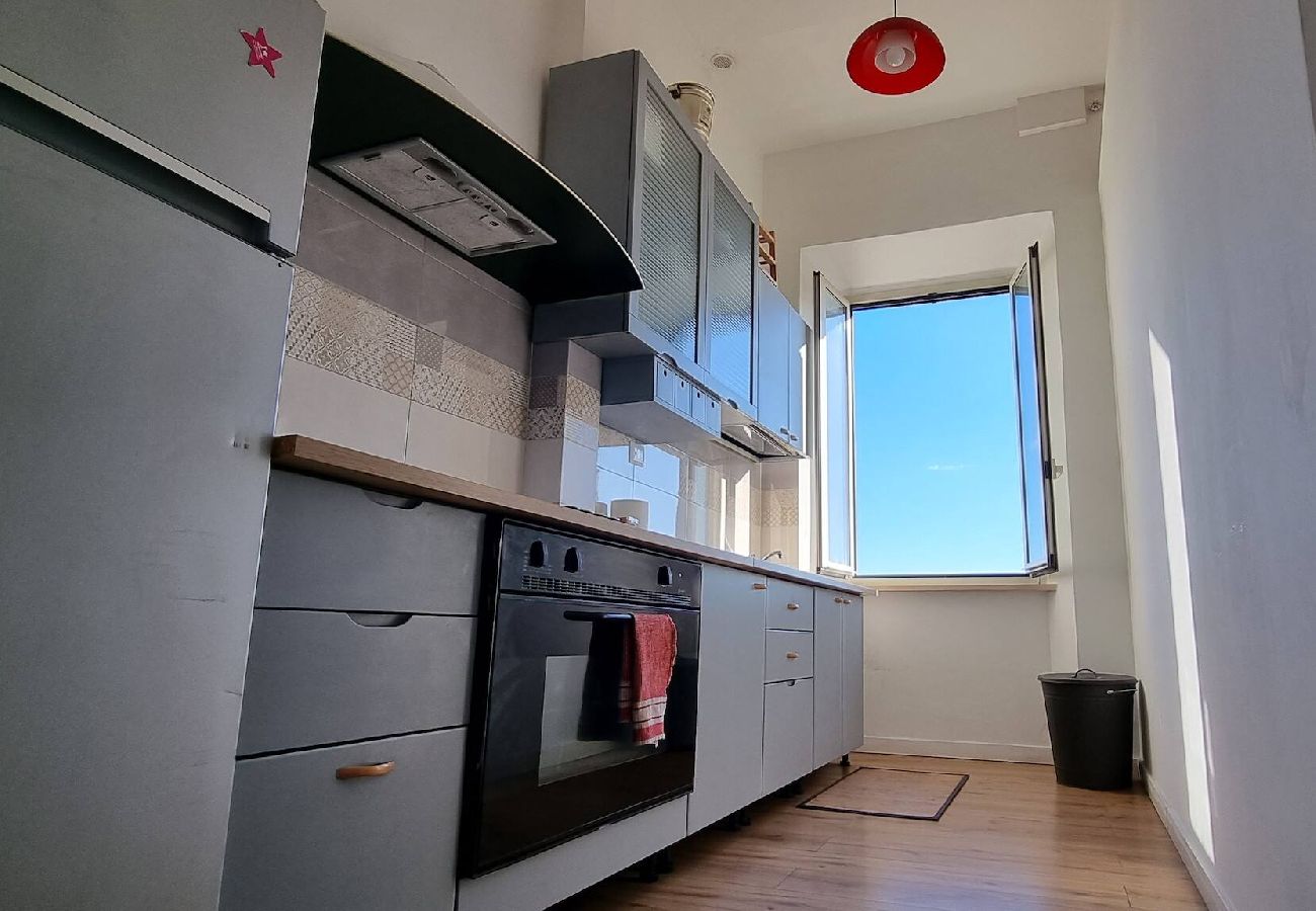 Apartment in Rome - Felix Domi - Via Conte Rosso 5
