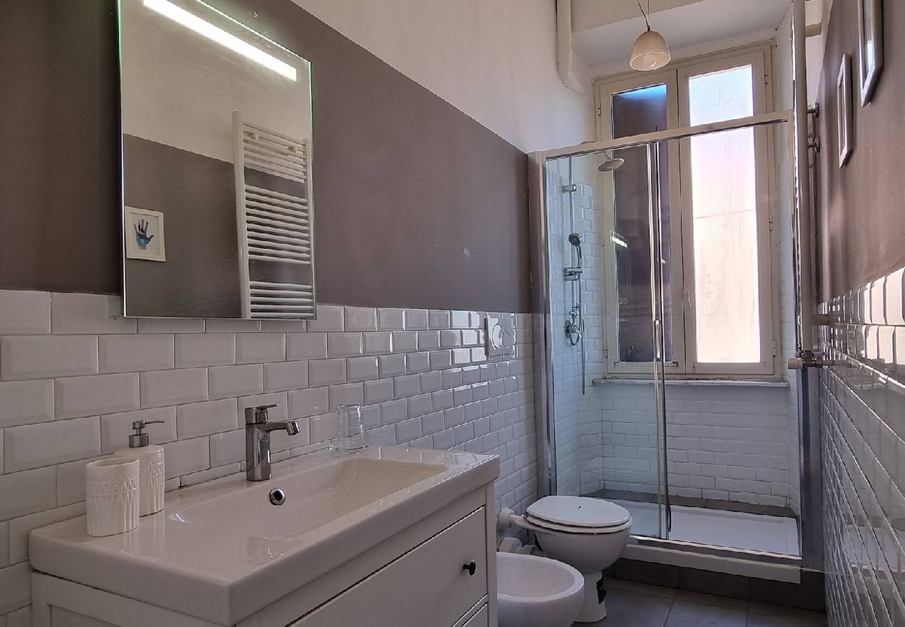 Apartment in Rome - Felix Domi - Via Conte Rosso 5