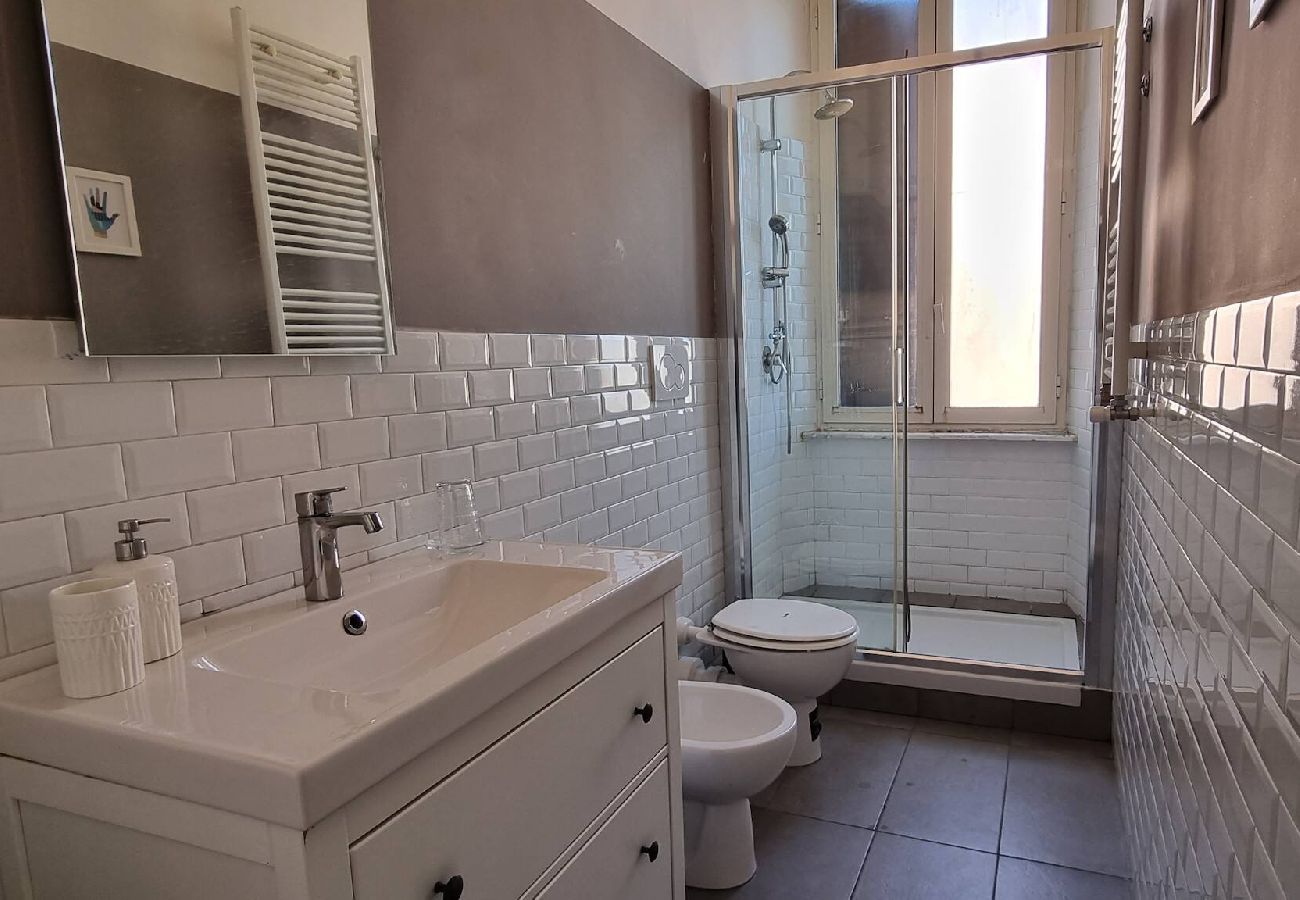 Apartment in Rome - Felix Domi - Via Conte Rosso 5