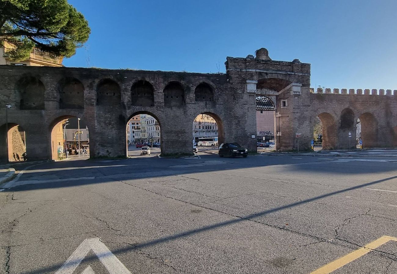 Apartment in Rome - Felix Domi - Via Conte Rosso 5