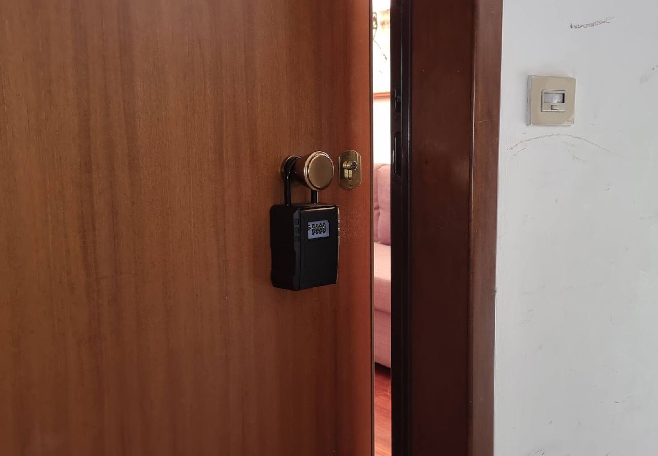 Apartment in Rome - Er Core Nostro - Via della Farnesina 157