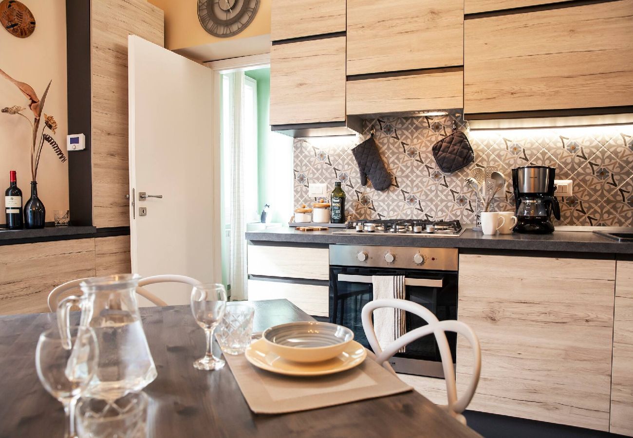 Apartment in Genoa - Patty´s home - Salita di Montebello 15