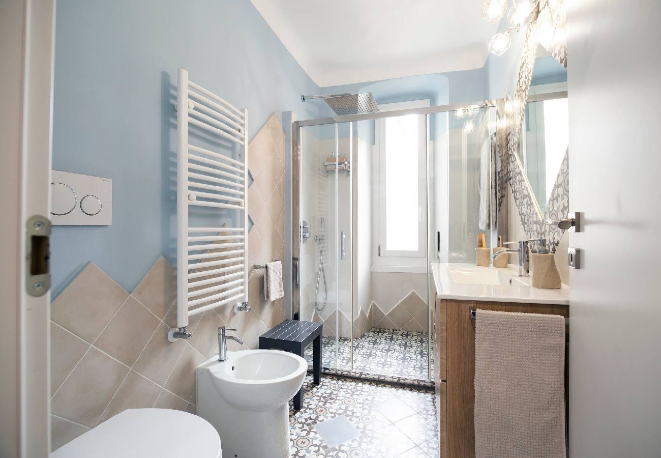 Apartment in Genoa - Patty´s home - Salita di Montebello 15