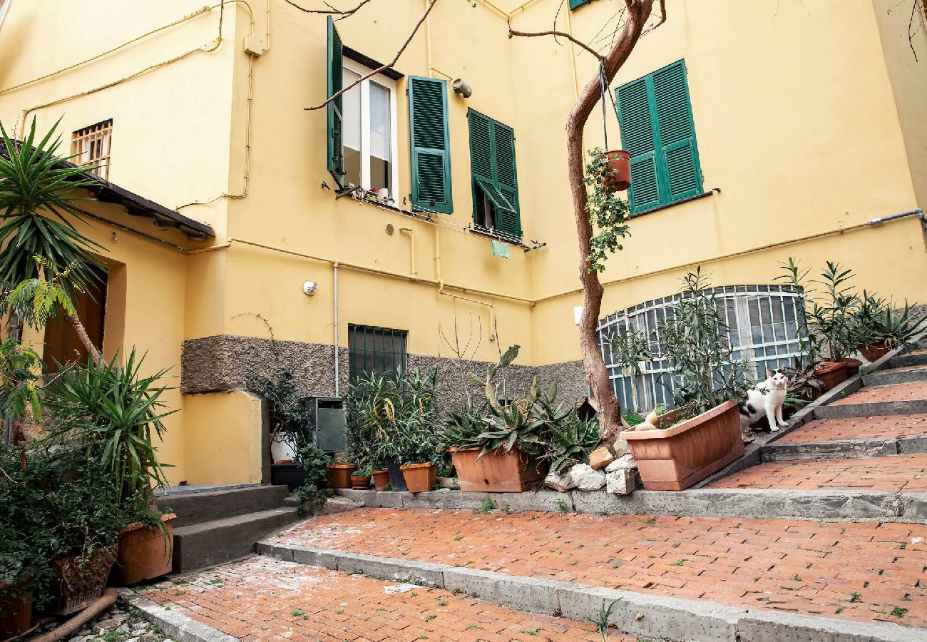Apartment in Genoa - Patty´s home - Salita di Montebello 15