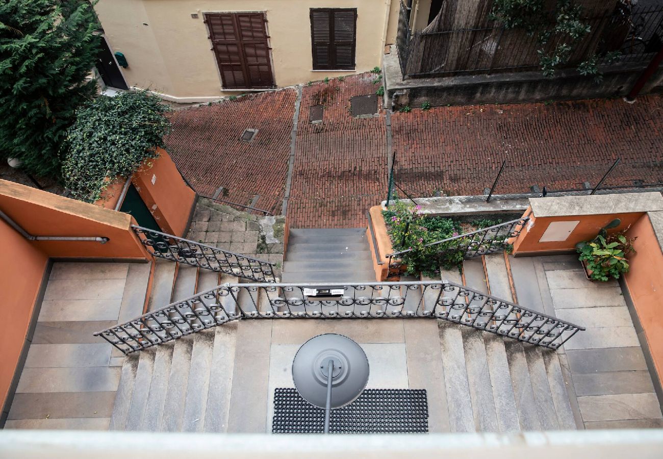 Apartment in Genoa - Patty´s home - Salita di Montebello 15