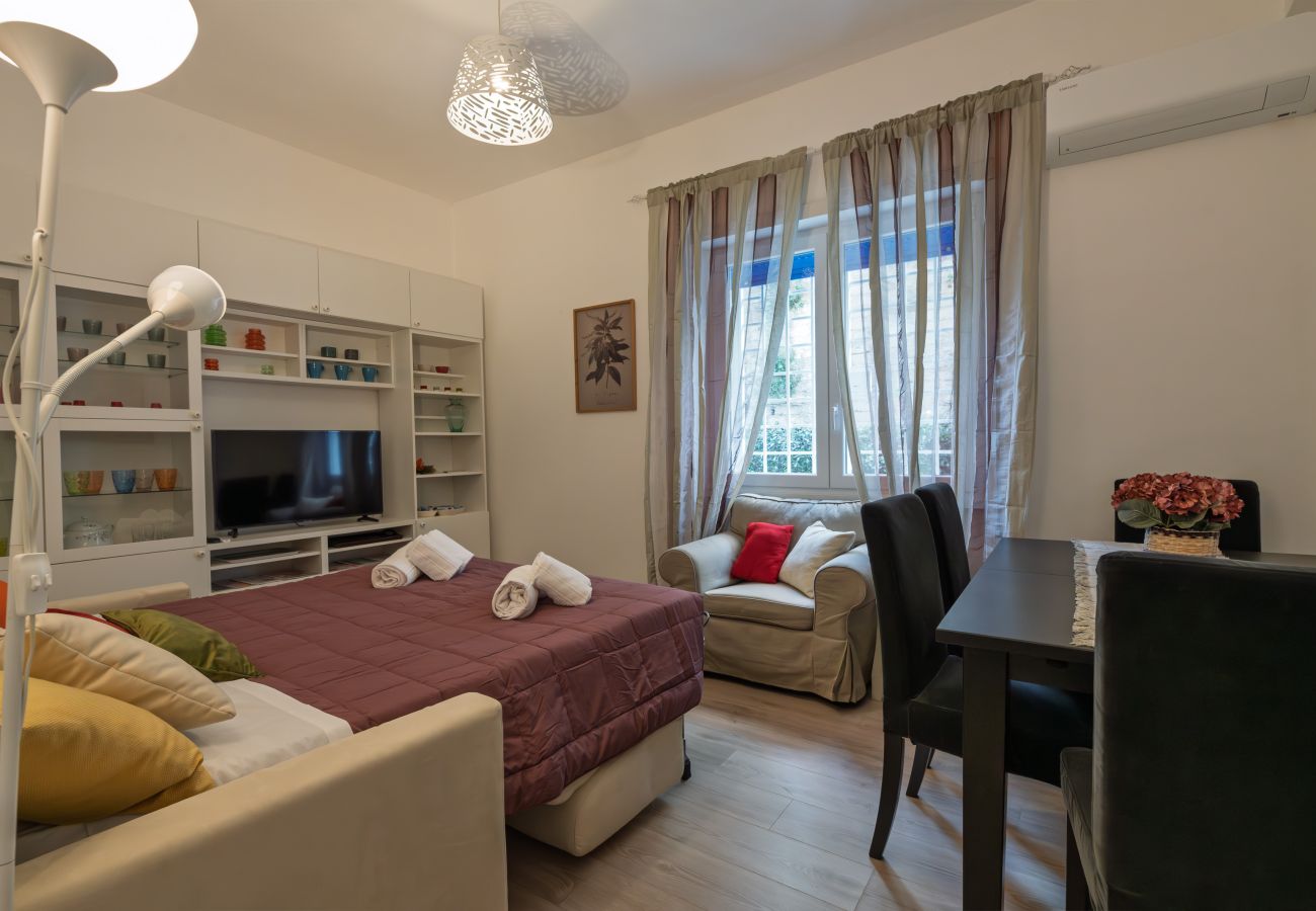 Apartment in Rome - Casa da Renny - Via degli Orti della Farnesina 46