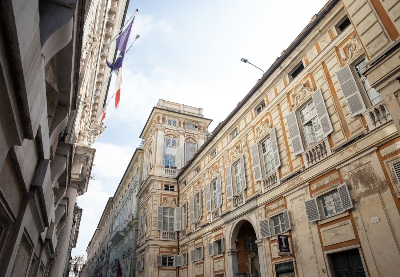 Apartment in Genoa - Brightly Window - Vico degli Angeli 13
