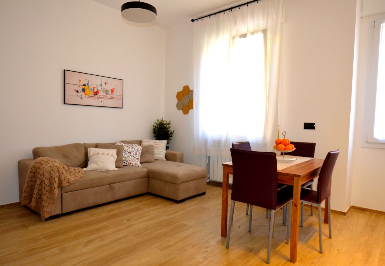 Apartment in Bologna - Da Betty - Via Gherardo Ghirardini 5